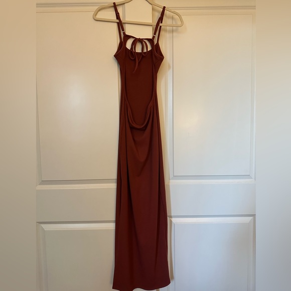 Lulus backless midi dress - Picture 4 of 5